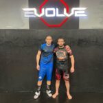 Damir Ismagulov Instagram - @yunusilau_mma говорит следующий раз борьбу покажешь, а @ildar85ais говорит в следующем бою разобьешь в хлам, не знаю кому верить 😀. Сегодня был тяжелей день!🤼‍♂️ Evolve Gym