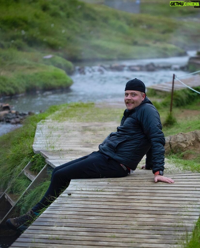 Dan Bilzerian Instagram - Iceland is such a cool place, volcanic hot springs at 5am Sauðárkrókur, Iceland
