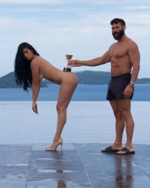 Dan Bilzerian Instagram - @ignite won the @hightimesmagazine cannabis cup for best CBD pen, see