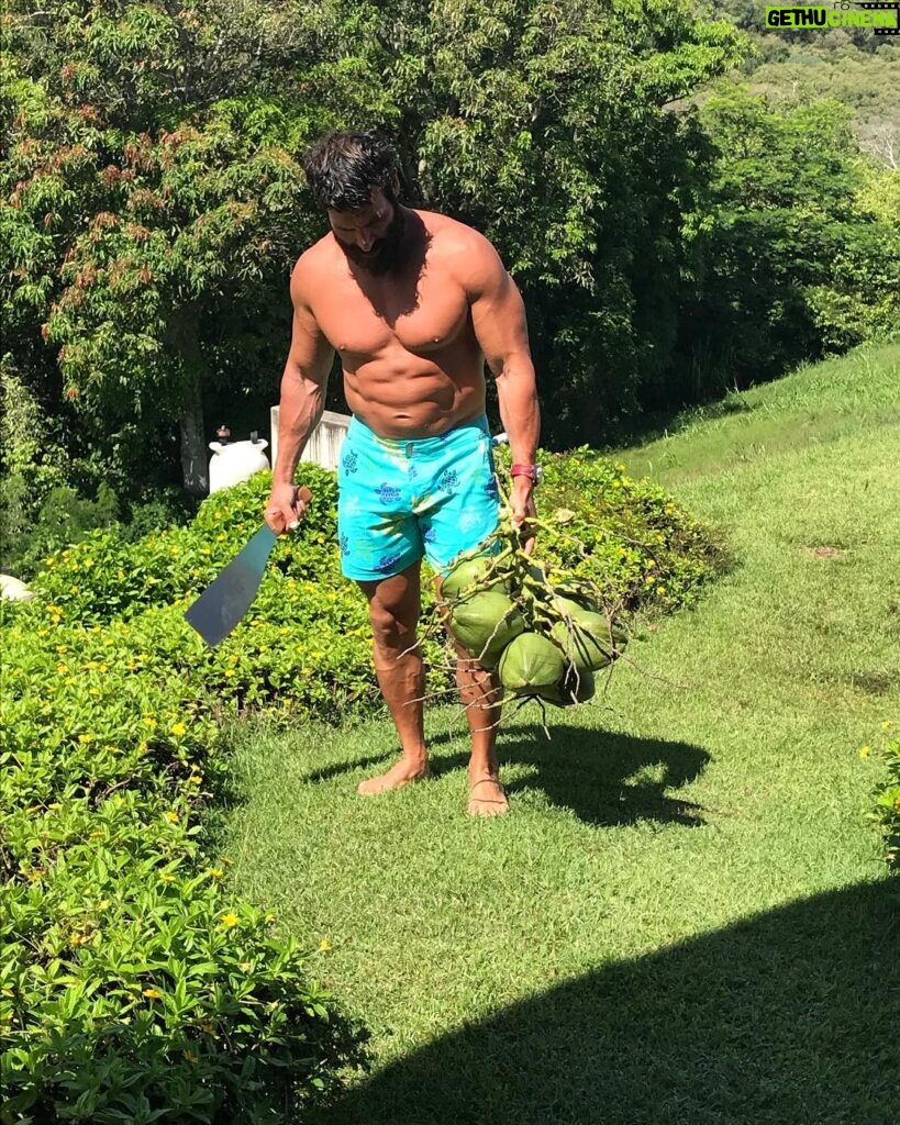 Dan Bilzerian Instagram - Island life Hawaii