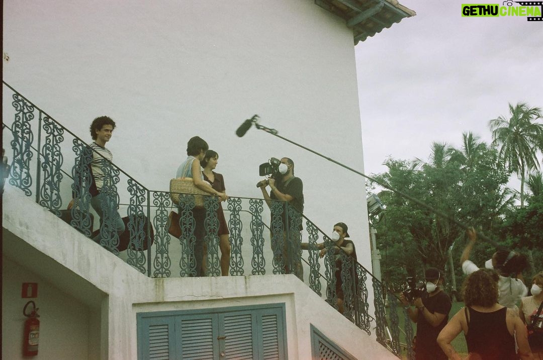 Dan Ferreira Instagram - Começa hoje em Salvador, e não tinha como ser diferente, as sessões de lançamento de “Meu Nome É Gal”, filme encontro, sonho real de homenagem á Gal Costa, e toda essa gente maravilhosa que junto com Gal balançou o mundo e deixou tudo mais bonito, pra sempre. Com essa turma eu vivi a honra de interpretar Gilberto Gil e ser imensamente feliz fazendo o que a gente tanto ama: contar história! É pra você, Gal!!!!!! Dia 12 de Outubro nos Cinemas! #35mm #MeuNomeÉGal Cine Glauber Rocha