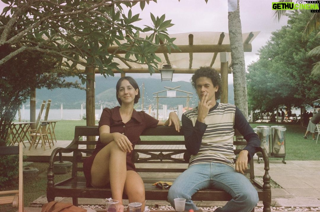 Dan Ferreira Instagram - Começa hoje em Salvador, e não tinha como ser diferente, as sessões de lançamento de “Meu Nome É Gal”, filme encontro, sonho real de homenagem á Gal Costa, e toda essa gente maravilhosa que junto com Gal balançou o mundo e deixou tudo mais bonito, pra sempre. Com essa turma eu vivi a honra de interpretar Gilberto Gil e ser imensamente feliz fazendo o que a gente tanto ama: contar história! É pra você, Gal!!!!!! Dia 12 de Outubro nos Cinemas! #35mm #MeuNomeÉGal Cine Glauber Rocha