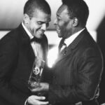 Dani Alves Instagram - Quando cumprimos nossa missão Deus nos leva de volta com ele. Descanse em PAZ rei. Meus pêsames a todos os familiares. OBRIGADO 🙏