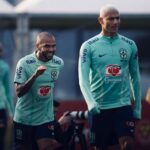 Dani Alves Instagram - Já vi esse filme heinnn @richarlison 😂!!