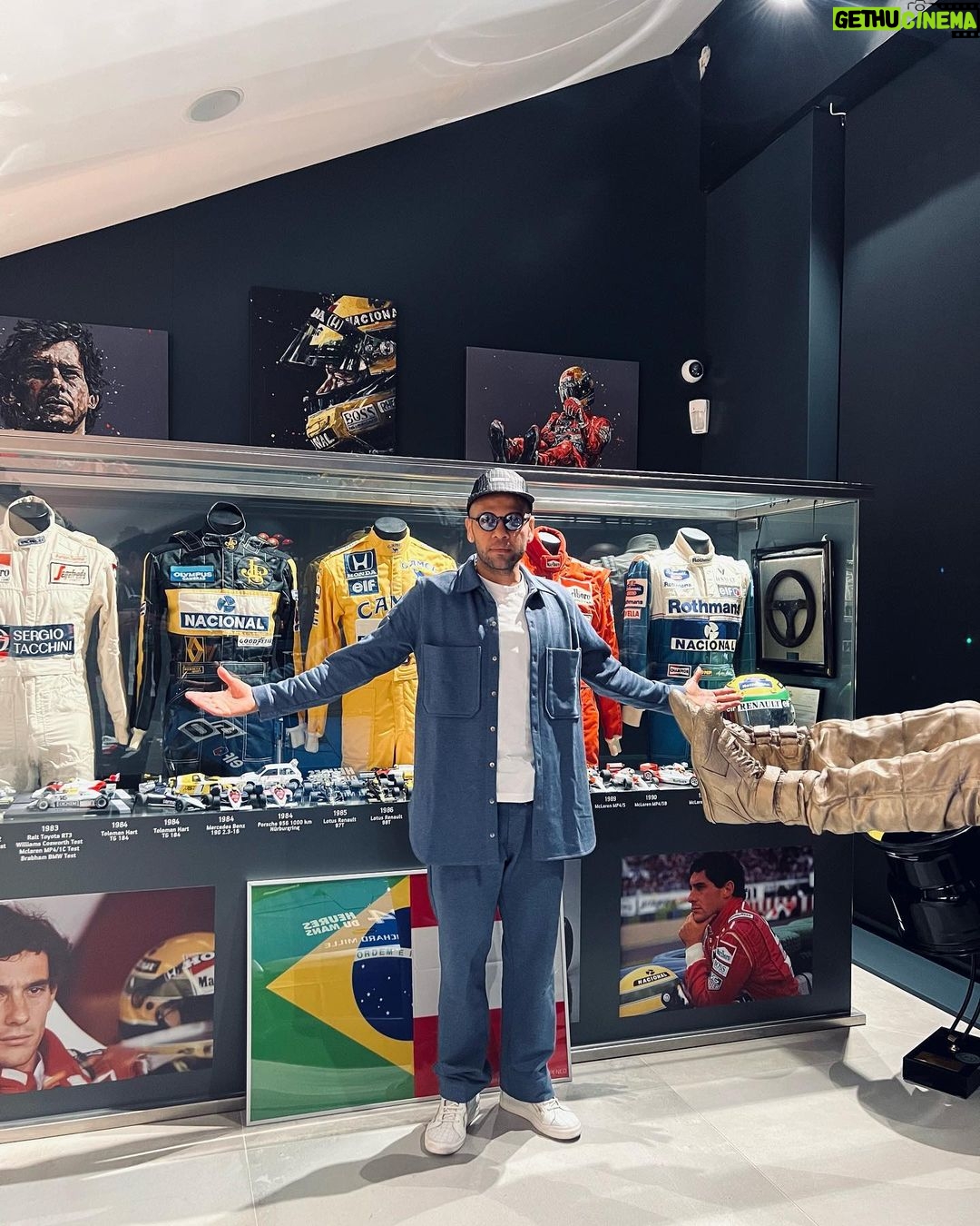 Dani Alves Instagram - !!Museo de los campeones!!! Gracias mi hermano por recibirnos en tu hermosa casa!! @ecostabalv