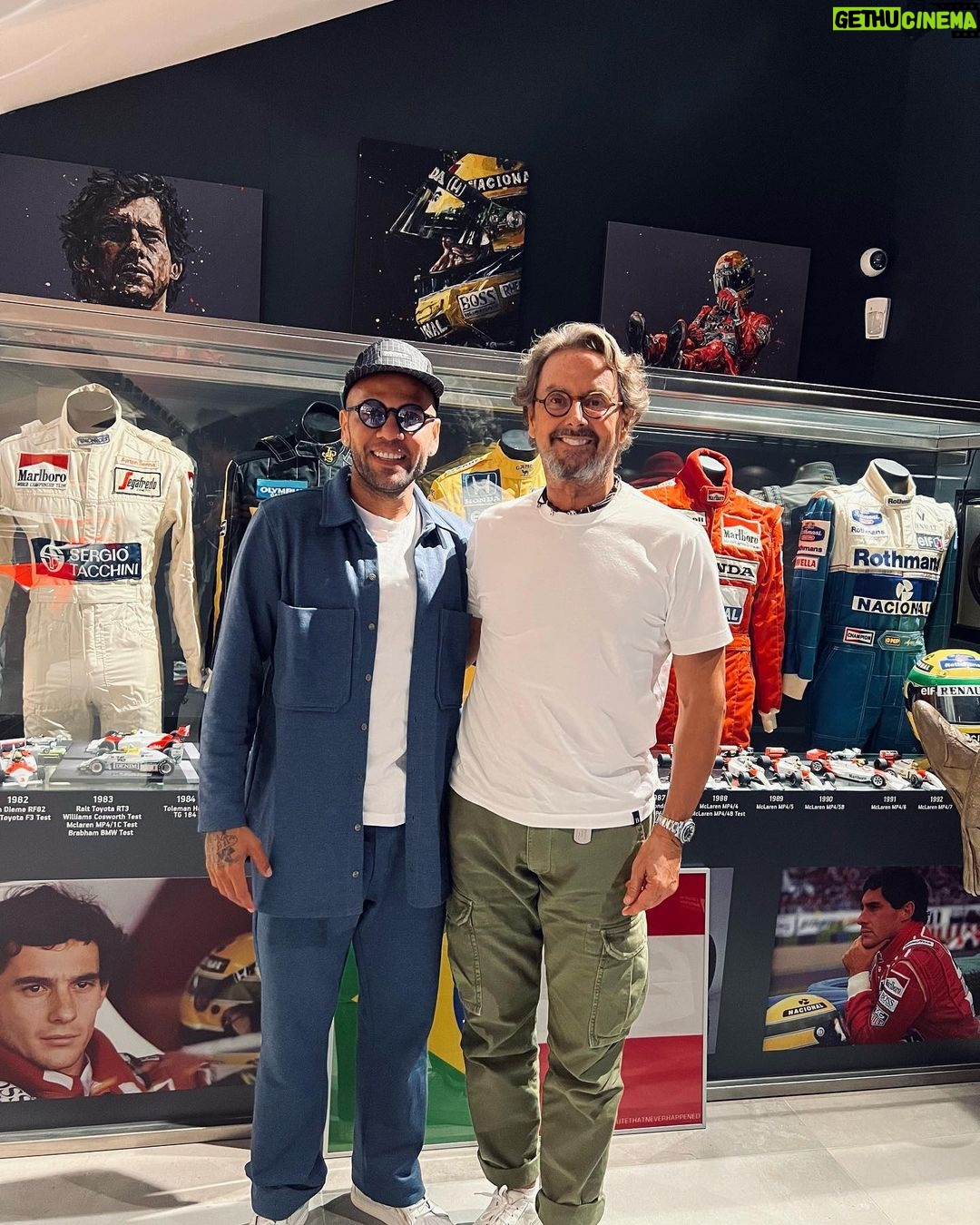 Dani Alves Instagram - !!Museo de los campeones!!! Gracias mi hermano por recibirnos en tu hermosa casa!! @ecostabalv