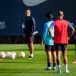 Dani Alves Instagram - 🤩 Dani Alves s'entrena amb el Barça Atlètic 🤩 @danialves se entrena con el filial azulgrana 😍 Un plaer, Dani! 😍 ¡Un placer, Dani! #ForçaBarça 💙❤️ Ciutat Esportiva Joan Gamper