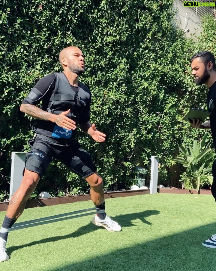 Dani Alves Instagram - VOE ALTO NÃO PARA QUE O MUNDO TE VEJA E SIM PARA QUE VOCÊ POSSA VER O MUNDO…. O MARAVILHOSO MUNDO!! #GoodCrazyLifeStyle🤓