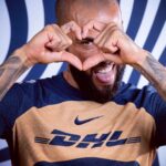 Dani Alves Instagram - Feliz 68 cumpleaños a todos de la familia @pumasmx un verdadero honor formar parte de esta institución!!