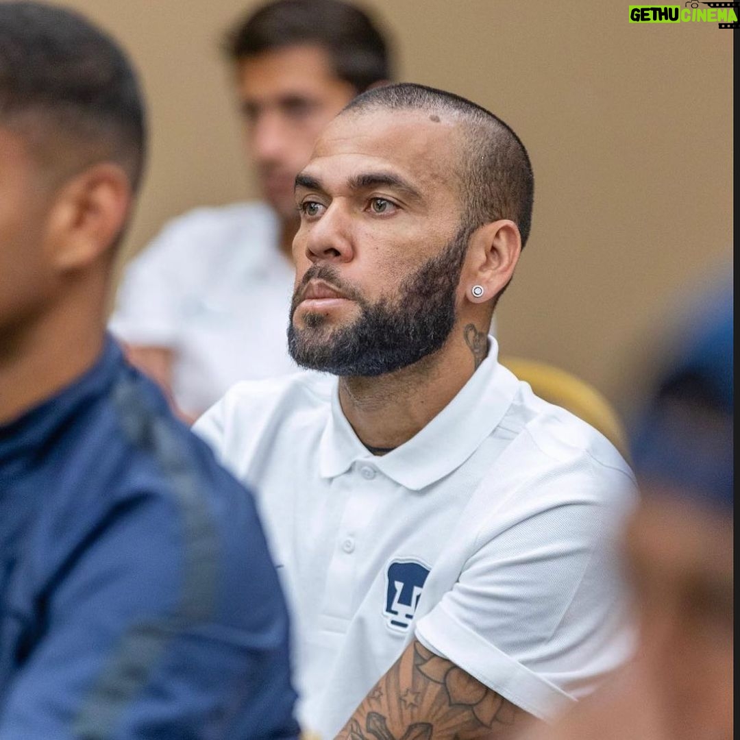 Dani Alves Instagram - Foco na missão!!! #DeusNoComandoSempre🙏🏽