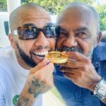 Dani Alves Instagram - Feliz dias dos pais seu Domingos, o senhor defendeu e defende muito bem esse direito de podermos chamar-te de PAI! Desfrute muito desse dia especial. Aproveito pra desejar um Feliz dia dos pais a todos os pais do Brasil e que vocês não esqueçam que os melhores professores dos seus filhos são vocês mesmo.