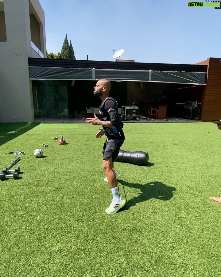 Dani Alves Instagram - Sorte é o encontro da preparação com a oportunidade…. ESTEJAM PREPARADOS, INVISTAM EM VOCÊ MESMO. No final, É VOCÊ COM VOCÊ MESMO.