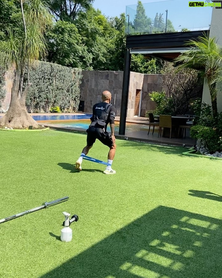 Dani Alves Instagram - Sorte é o encontro da preparação com a oportunidade…. ESTEJAM PREPARADOS, INVISTAM EM VOCÊ MESMO. No final, É VOCÊ COM VOCÊ MESMO.