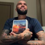 Dani Alves Instagram - Good Moments es algo que mi acompaña durante mi carrera, traer longevidad y equilibrio es imprescindible para un atleta. Una vez tú pones en tu vida verás él cambio. @goodmomentsforall