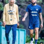 Dani Alves Instagram - No hay secretos; o si trabaja duro o lamentaras seguro!! Seguimos duro como una roca y amoldable como el agua!! @pumasmx #Pumasboyzzzz #TAMOACTIVOPAPAAAA🤪