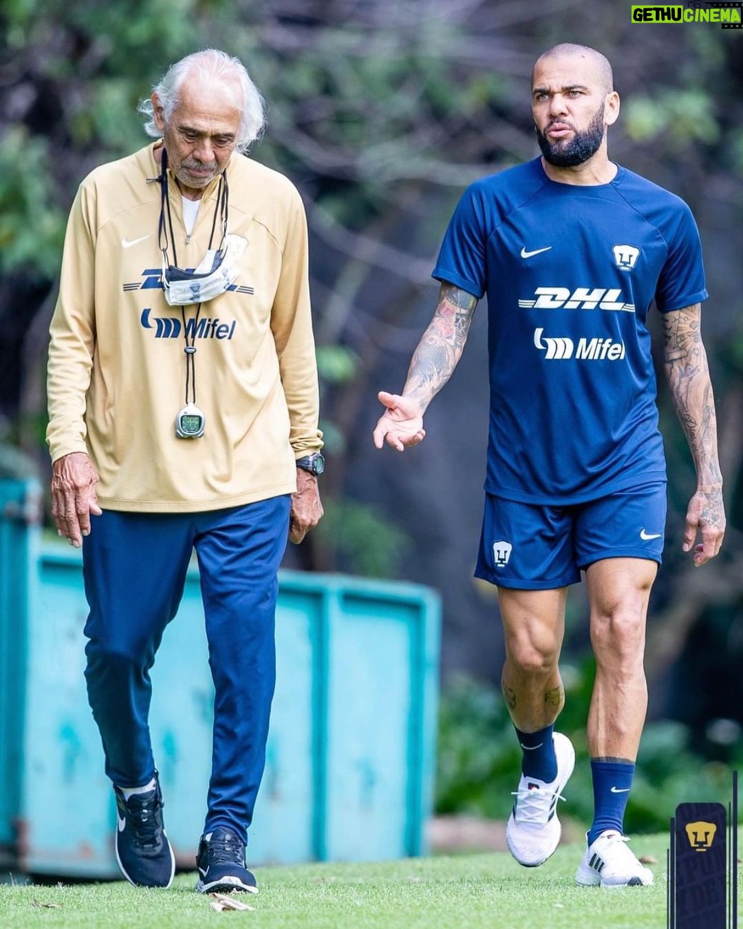 Dani Alves Instagram - No hay secretos; o si trabaja duro o lamentaras seguro!! Seguimos duro como una roca y amoldable como el agua!! @pumasmx #Pumasboyzzzz #TAMOACTIVOPAPAAAA🤪