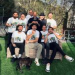 Dani Alves Instagram - Aqui esta uma parte dos amigos que a vida me deu. Dizem que amigos são os guerreiros-irmãos que escolhemos para compartilhar momentos! #FELIZDIADOSCRAZYFRIENDS🤪