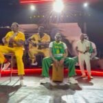 Dani Alves Instagram - Precisamos valorizar mais lendas como esses dois irmaos aqui. Vivaaaa o Brasillllll pphhaaaaaa. @seujorge @alexandrepires_ muito obrigado meus manos pela oportunidade de fazer um som com Voces e por nos proporcionar um show como o de hoje. Amo voces pa caraioooo. Viva a musica brasileira, viva a nossa arte e nossos artistas. #MELHORSHOWDAVIDAAAA!!