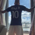 Dani Alves Instagram - Keep Calmmmm Ma people!!! Always with ma brotha!! @neymarjr 🤣🤣🤣🤣🤣🤣🤣🤣🤣🤣 Internet é phoda, nao acreditem em tudo que sai nem no que te mostram. Se não viu com os teus olhos e não ouviu com os teu ouvidos: CUIDADOOOOOOO⚠️
