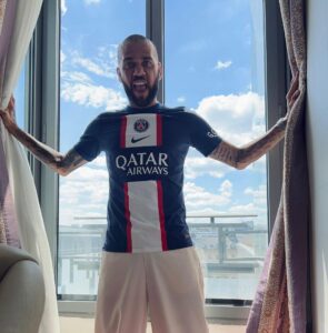 Dani Alves Instagram - Againnnn here!!!