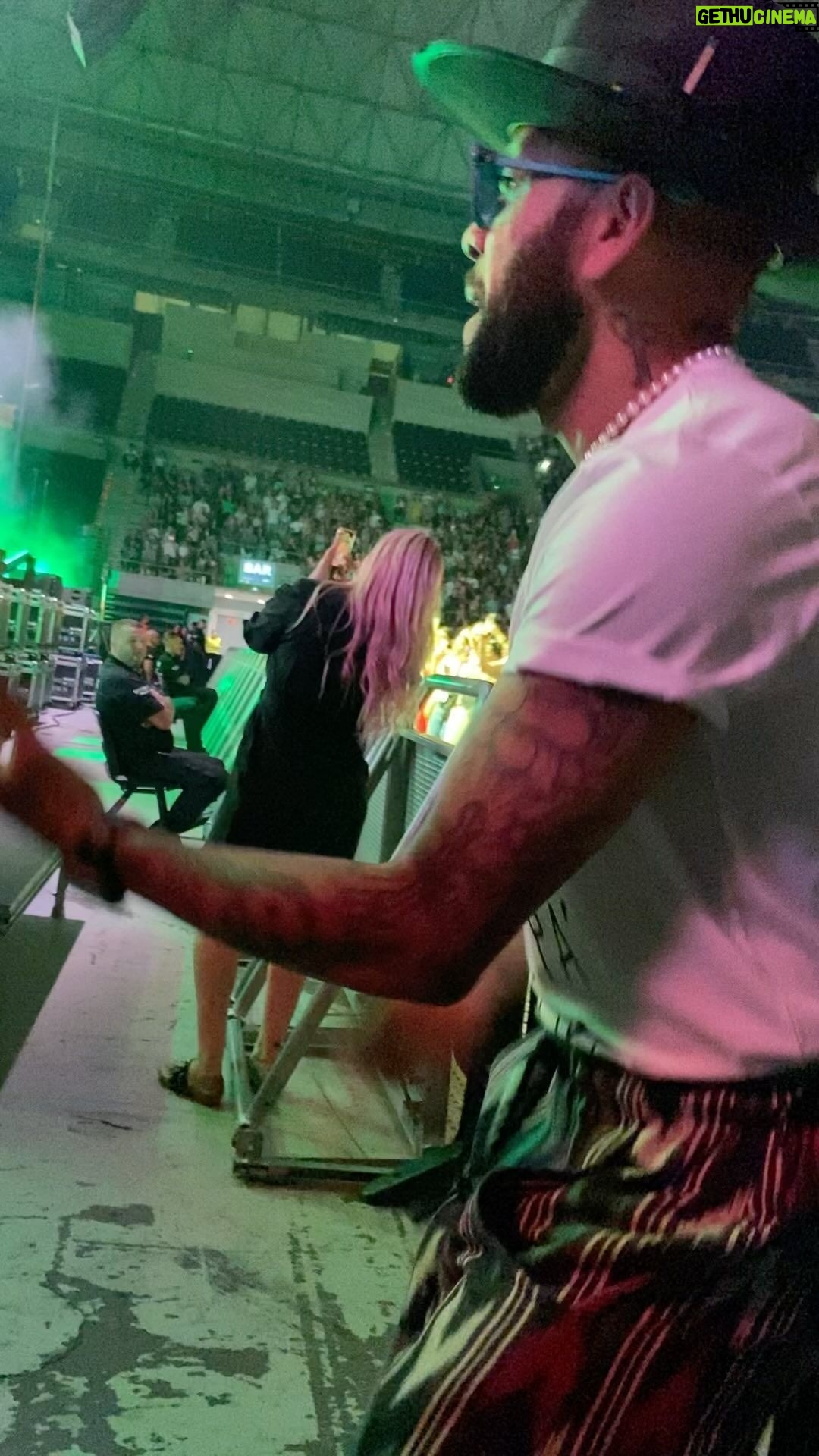 Dani Alves Instagram - Nos fuimossssss!!! Vibe boa vida longa🤪
