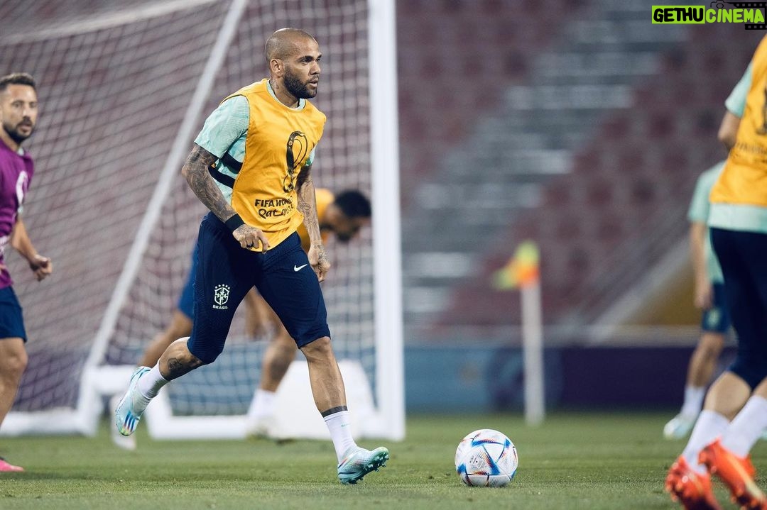 Dani Alves Instagram - Seguimos firmes e focados na missão. #WorldCup2022 #Qatar #Brasil