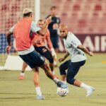 Dani Alves Instagram - Se um dia a motivação falhar, a disciplina vai te levar. #WorldCup2022 #Qatar #Brasil #VamosPorMais✊🏾