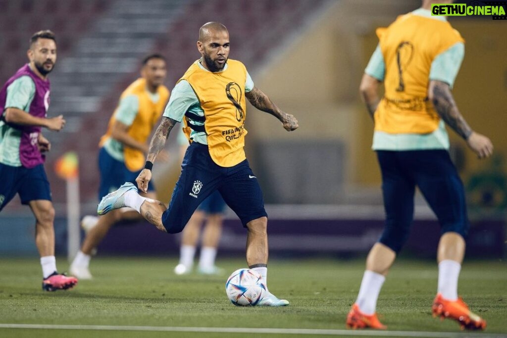Dani Alves Instagram - Seguimos firmes e focados na missão. #WorldCup2022 #Qatar #Brasil