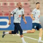 Dani Alves Instagram - Se um dia a motivação falhar, a disciplina vai te levar. #WorldCup2022 #Qatar #Brasil #VamosPorMais✊🏾
