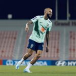 Dani Alves Instagram - Se não for pra ser feliz nem me chamem. Só vamos, porque se você não for, só você não vai 😂. #WorldCup2022 #Qatar