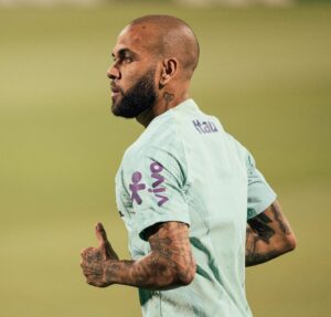 Dani Alves Instagram - 3XF= Foco, ,Força,Fé!! 
#WorldCup2022 #Qatar #TreinoDay