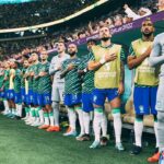 Dani Alves Instagram - Uma pátria feliz é uma pátria unida, uma pátria amada, uma pátria querida, uma pátria respeitosa e uma pátria que nunca abdicará de defender sua cultura a onde quer que estejamos. Esses esporte é Phoda e ser brasileiro mais ainda. Que as vitória anime mas não distraia!! Seguimossssss. #Força #Foco #Fé #humildadenoprocesso✊🏾