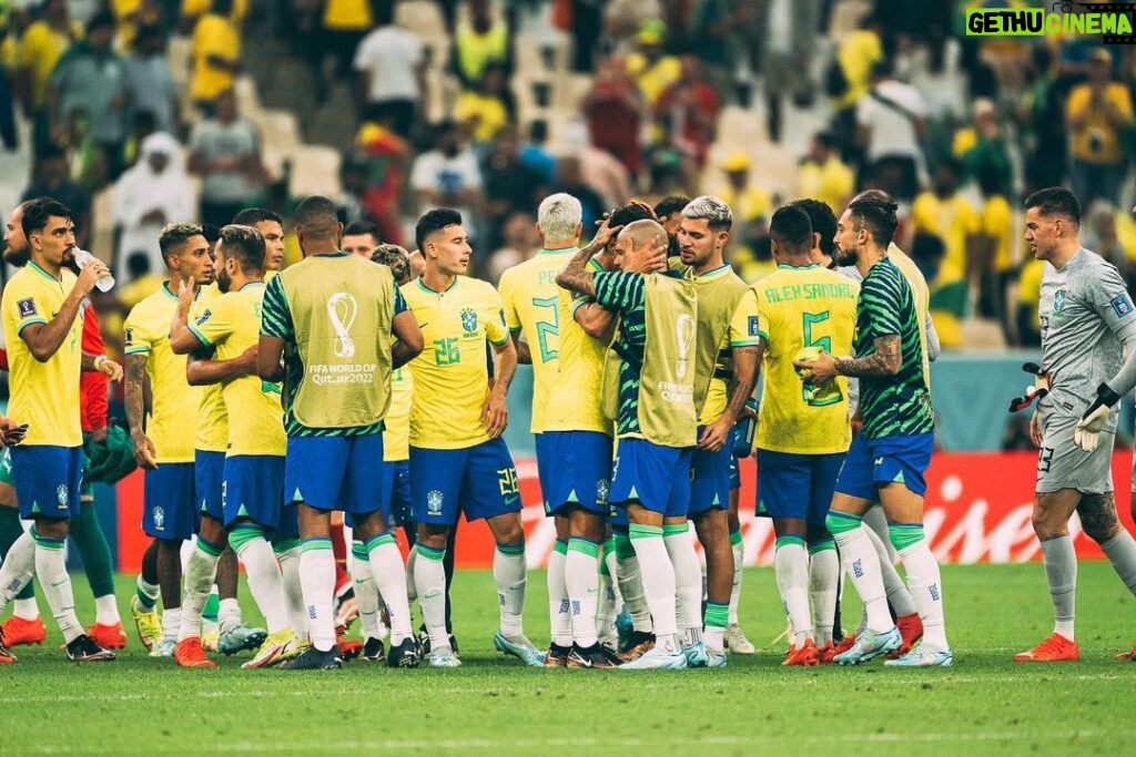 Dani Alves Instagram - Juntos por um sentimento chamado Brasil 🇧🇷!! #worldCup2022 #Qatar🇶🇦