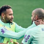 Dani Alves Instagram - Vem aqui amiguinhooo, vamos ser feliz 😂 #MadeNoBrasil🇧🇷 #ComeFromFavela❤️ #SorteSua #PrazerNosso #WorldCup2022 #Qatar🇶🇦