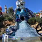 Daniela Collu Instagram - Niki de Saint Phalle il mio cuore è tuo, è sempre stato tuo e sempre lo sarà @giardinodeitarocchi_official Giardino dei Tarocchi