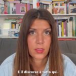 Daniela Collu Instagram - «In Italia muore ammazzata una donna ogni tre giorni. Il dato in sé ormai non fa neanche più effetto. Anzi, ci tocca dire grazie ogni tanto a quel caso di cronaca talmente grave, talmente eclatante che poi si riapre il dibattito in tv, sui social e sui giornali, si spera anche in qualche ufficio del governo. Ma cosa succede in questo intervallo di tempo? Succede che anche quando denunciano, spesso alle donne non viene dato credito, ascolto o aiuto, anzi ci tocca leggere sentenze shock in cui il giudice convalida il fatto ma assolve i colpevoli» (@stazzitta) Vanity Fair ha dato inizio a un percorso editoriale che raccoglie le voci di chi ci può aiutare nella difficile rivoluzione contro la cultura dello stupro. Perché lo stupro inizia sempre nelle parole prima di finire nella violenza.