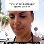Daniela Collu Instagram - Ieri abbiamo fatto questo esperimento, il risultato è stato commovente e mi porto a casa una scossa di empatia come non ne provavo da tempo. I desideri di tutti e tutte, realizzabili e non, dicono tantissimo di chi siamo, e a volte sono più accessibili di quanto sembri, ci manca il coraggio. Ma un desiderio è già di per sé coraggioso, guarda oltre un limite, sposta i mobili in casa, trova le forze, scavalca una siepe, e forse basterebbe solo fidarsi. L’ultima foto è la più importante: alleniamoci ai desideri, grandi o piccoli non importa, ma ci serve un altrove da sperare e da raggiungere ♥️