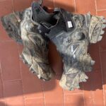 Daniela Collu Instagram - WOW sostantivo 1. Fluttuazione del suono registrato su un supporto mobile (disco o nastro magnetico), dovuta a fluttuazione lenta della velocità di rotazione o di scorrimento del supporto stesso. 2. Come inter., uau. Nel Mondo