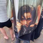 Daniela Collu Instagram - WOW sostantivo 1. Fluttuazione del suono registrato su un supporto mobile (disco o nastro magnetico), dovuta a fluttuazione lenta della velocità di rotazione o di scorrimento del supporto stesso. 2. Come inter., uau. Nel Mondo