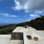 Daniela Collu Instagram - La vita è un festival, preferibilmente sul tetto di un dammuso ♥️ @the_island_festival Pantelleria