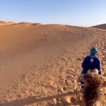 Daniela Collu Instagram - Il deserto non entra nel telefono, e questo è uno dei mille motivi per cui andare a mettere i piedi in questa sabbia magica e morbida e dorata. Un altro è che vi cambierà le unità di misura: ora la parola grandezza per me significa un’altra cosa. È stata un’emozione enorme, sono molto grata a @francorosso_official per questa esperienza ♥️🇲🇦✨ #partnershippubblicizzatacon #francorosso Sahara Desert, Merzouga