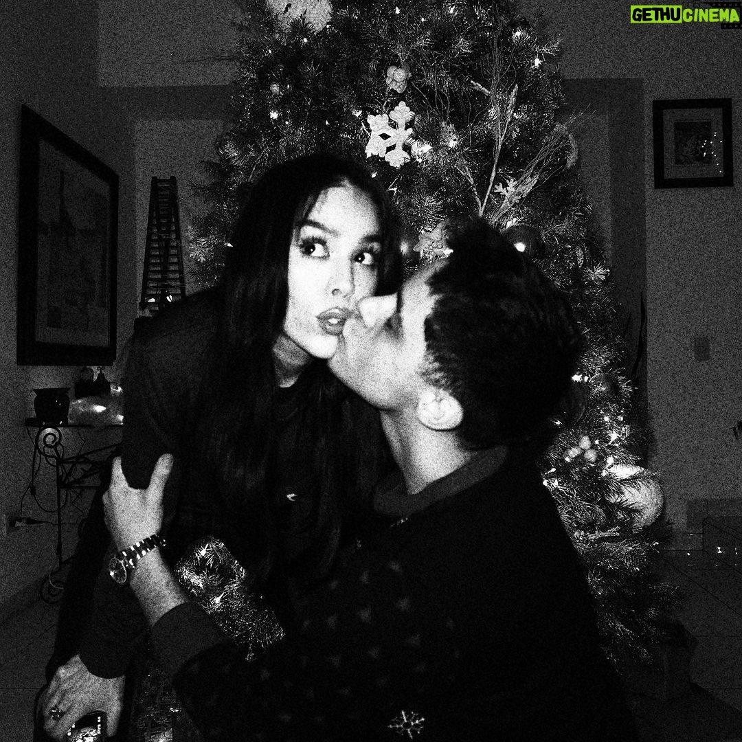 Danna Paola Instagram - Pre navidad familiar méxico -venezolana de mucho amor 🇻🇪 🇲🇽🎄♥️