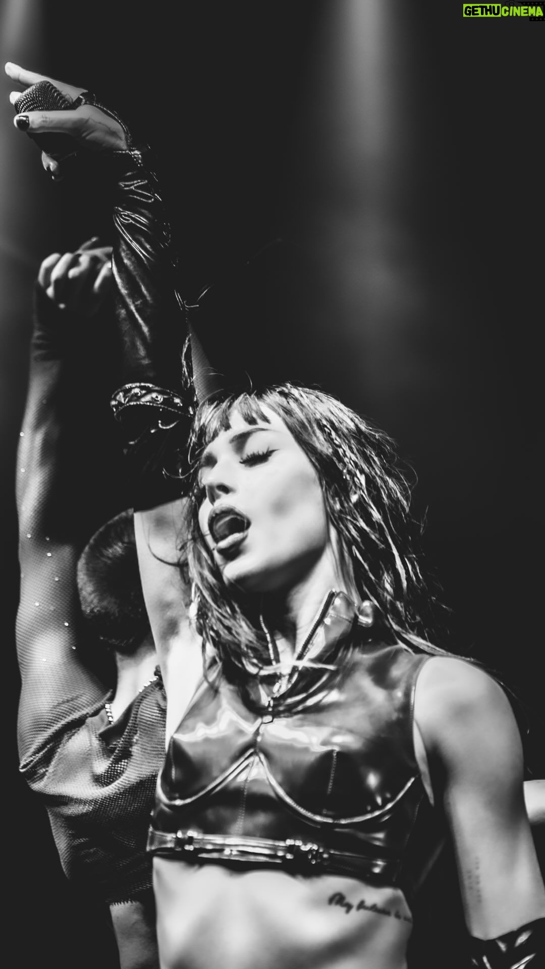 Danna Paola Instagram - XT4S1S TOUR LATAM ESTAMOS A 28 DÍAS ⭐️🖤🔥