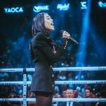 Danna Paola Instagram - Anoche vencí uno de mis miedos más grandes, aprendí una gran lección y jamás pensé que llegaría el momento de entonar el Himno Nacional Mexicano, y llegó el momento ♥️🇲🇽 La presión, la responsabilidad, los nervios, la dificultad del mismo y las dudas sobre mi misma rechazándolo por años, x miedo al que dirán, a equivocarme, nada más de pensarlo la ansiedad del momento no me dejaba dormir, se me hacía un nudo en el estómago, y me tomo mucha valentía aceptar que llegó esta oportunidad en el momento perfecto, y fue todo un proceso, de confianza, de seguridad, de preparación…de conexión y fue un acto de amor puro… Y LO HICE!!!!! 😭🖤lo logré, Me siento muy orgullosa de haberlo logrado aún sigo procesando lo impactante que es estar ahí, wowwww ♥️GRACIAS!! ♥️ GRACIAS @canelo por dejarme acompañarte, por tu apoyo, por representar al país junto con todos los que estábamos allí, por dar todo de ti! SE GANÓ CAMPEÓN 🇲🇽 GANÓ MÉXICO , GANAMOS!!! ⭐️ Me llevo esta noche como uno de los mejores momentos de mi vida. GRACIAAAAAAAAS VIDA🖤 !! “ Los miedos no se van, hasta que los asustas”. Las Vegas, Nevada
