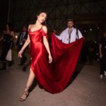 Danna Paola Instagram - Del fuego no sabes nada si no la has visto arder. ♥️ Lady in red 💃🏻by @palomospain @bimbaylola @franciscojrondon @latingrammys #macdannapaola Sevilla, Spain