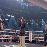 Danna Paola Instagram - Anoche vencí uno de mis miedos más grandes, aprendí una gran lección y jamás pensé que llegaría el momento de entonar el Himno Nacional Mexicano, y llegó el momento ♥️🇲🇽 La presión, la responsabilidad, los nervios, la dificultad del mismo y las dudas sobre mi misma rechazándolo por años, x miedo al que dirán, a equivocarme, nada más de pensarlo la ansiedad del momento no me dejaba dormir, se me hacía un nudo en el estómago, y me tomo mucha valentía aceptar que llegó esta oportunidad en el momento perfecto, y fue todo un proceso, de confianza, de seguridad, de preparación…de conexión y fue un acto de amor puro… Y LO HICE!!!!! 😭🖤lo logré, Me siento muy orgullosa de haberlo logrado aún sigo procesando lo impactante que es estar ahí, wowwww ♥️GRACIAS!! ♥️ GRACIAS @canelo por dejarme acompañarte, por tu apoyo, por representar al país junto con todos los que estábamos allí, por dar todo de ti! SE GANÓ CAMPEÓN 🇲🇽 GANÓ MÉXICO , GANAMOS!!! ⭐️ Me llevo esta noche como uno de los mejores momentos de mi vida. GRACIAAAAAAAAS VIDA🖤 !! “ Los miedos no se van, hasta que los asustas”. Las Vegas, Nevada
