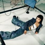 Danna Paola Instagram - DREAMERS SORPRESA!!!! 🖤 Por fin puedo compartir esta increíble campaña que hemos estado trabajando meses con @shein_mex !!!! Es una locuraaaa! Diseñé más de 45 looks inspirados en esta nueva era 🖤 Colaborando con diseñadores mexicanos, y varios sets desmontables para combinar y armar los looks como quieras! Estoy muy feliz! Ya disponible en todo el mundo 🌍 Espero la disfruten mucho!!! LXS AMO!!! #SHEINPower #SHEINxDannaPaola 15% de descuento: dannapaola