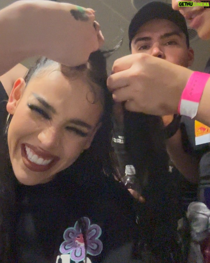 Danna Paola Instagram - un fin loco loco locoooooooooo, intenso, mágico, construyendo y living a dreaaaaaaam Gracias Miami, Atlanta y El pasoooo fue wowwwwwww 🖤✨