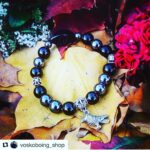 Dariya Voskoboeva Instagram - Новая коллекция браслетов уже в магазине. @voskoboing_shop Конкретно этот браслет на защиту от порчи, сглаза и негатива, жизненную мудрость, силу во всех аспектах, власть и авторитет! #браслеты #камни #дариявоскобоева #дневникэкстрасенса #тв3 #битваэкстрасенсов #осень #красота #сила #защита #власть #авторитет