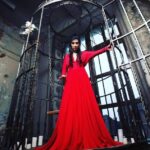 Dariya Voskoboeva Instagram - Как в Новый 2019 год привлечь финансовое благополучие 💰 ? . Новогодний стол должен быть переполнен различными угощениями🍱, так как новый покровитель — Желтая Свинья — является настоящим гурманом🥘. Если же на столе будет мало блюд, талисман может расстроиться, что сулит вам финансовые трудности в 2019 году☝️. . Хочешь получить индивидуальную инструкцию к 2019 году? По фотографии я составлю прогноз на здоровье 👍🏼, любовь 💕 и финансовое состояние 💵 . Дам советы, с помощью которых ты сможешь избежать трудностей в 2019 году! . Новый год 🎄– это не просто праздник, это волшебство и энергетически сильный момент для каждого человека. . Вы можете преуспеть в той или иной сфере🏆 в новом году, а я помогу вам в этом, создав Индивидуальный ОРАКУЛ на 2019 год! Цена снижена👉 5 000 руб . Для того, чтобы получить Индивидуальный ОРАКУЛ, Вам необходимо позвонить по тел.: ☎️+7(981)18-99799 или ✉ написать на e-mail: darya.priem@yandex.ru . . . #ДарияВоскобоева #осень #спб #экстрасенс #новыйгод #оракул2019 Кронверкская ул., 1